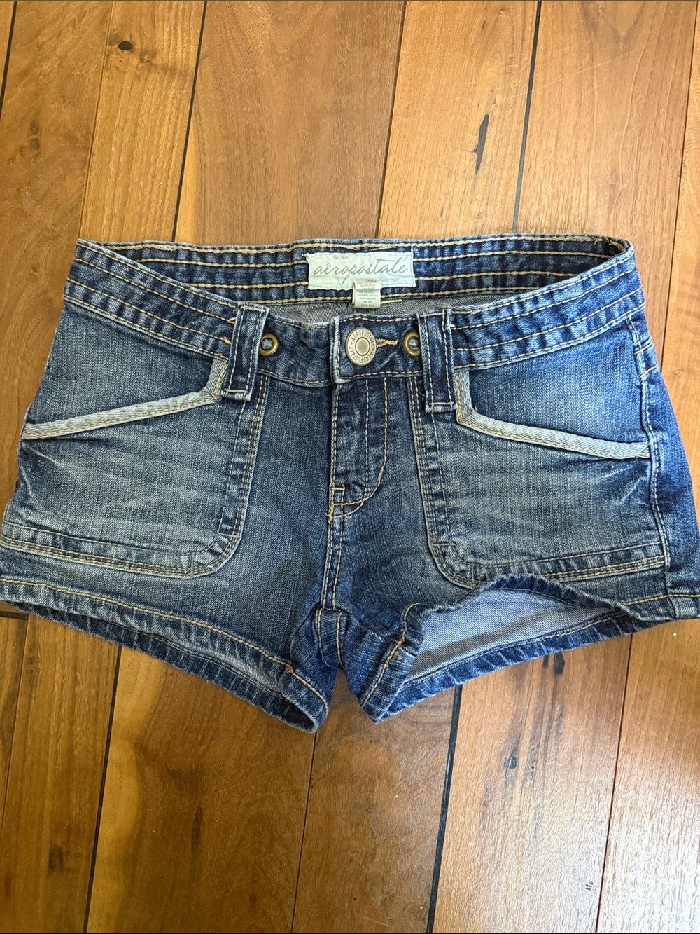 Aeropostale Women's Distressed Blue Denim shorts Sz 1/2
